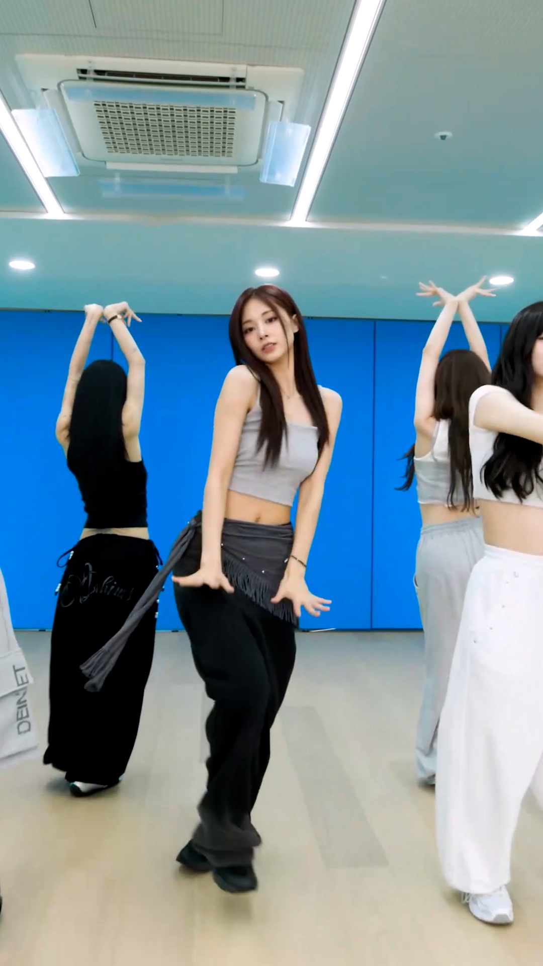 250716_트와이스.00_00_40_23.Still938.jpg